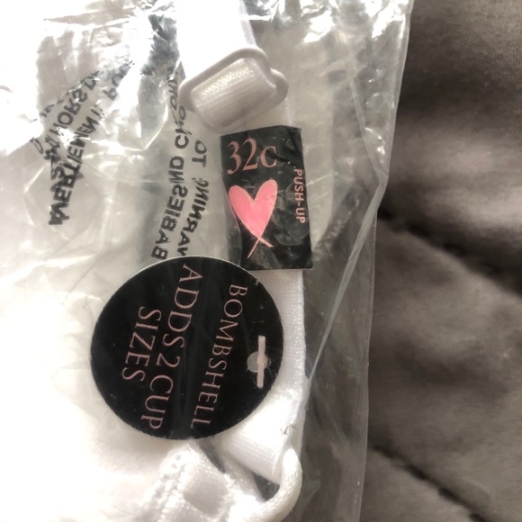 Victoria’s Secret Bombshell Bra - Picture 3 of 3